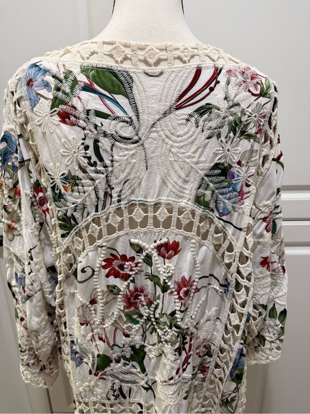 *New Anthropologie Clea crochet Kimono One Size - Picture 9 of 11